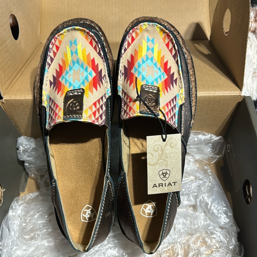 Ariat cruisers, Aztec pattern